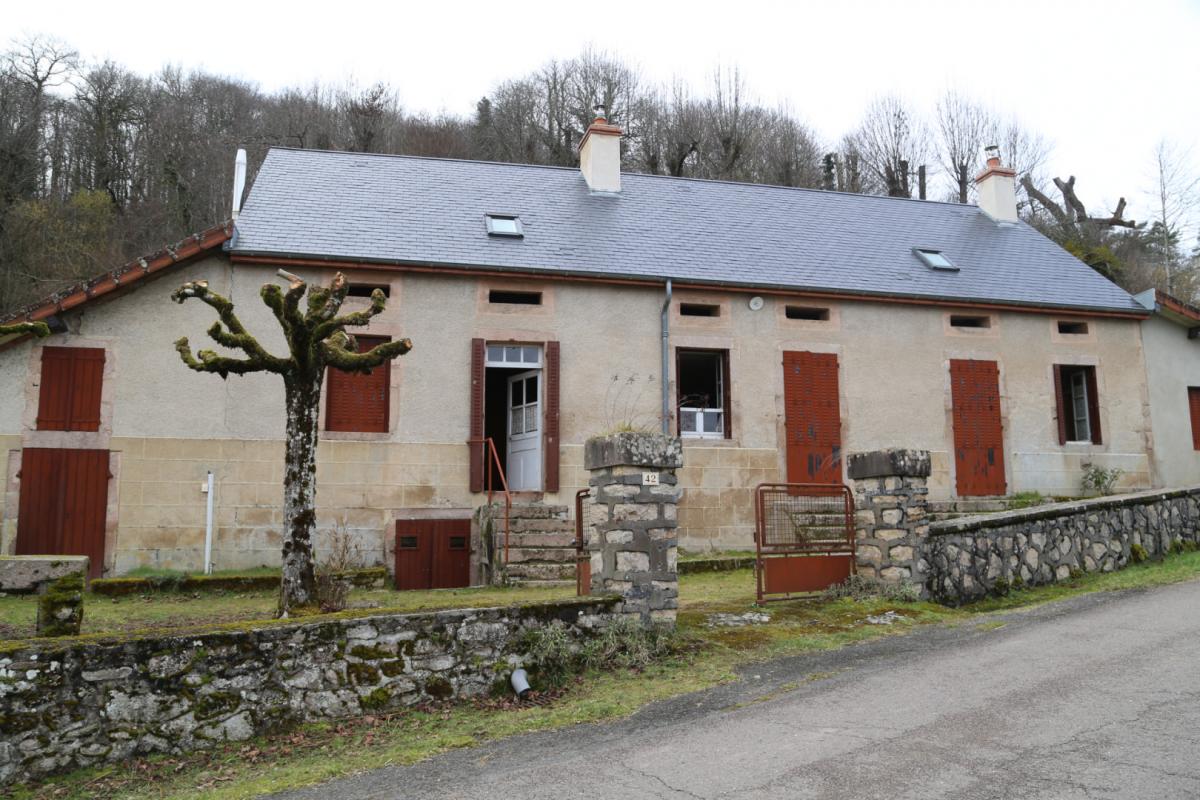 Maison de campagne sur 2 727 m² de terrain avec vue dégagée