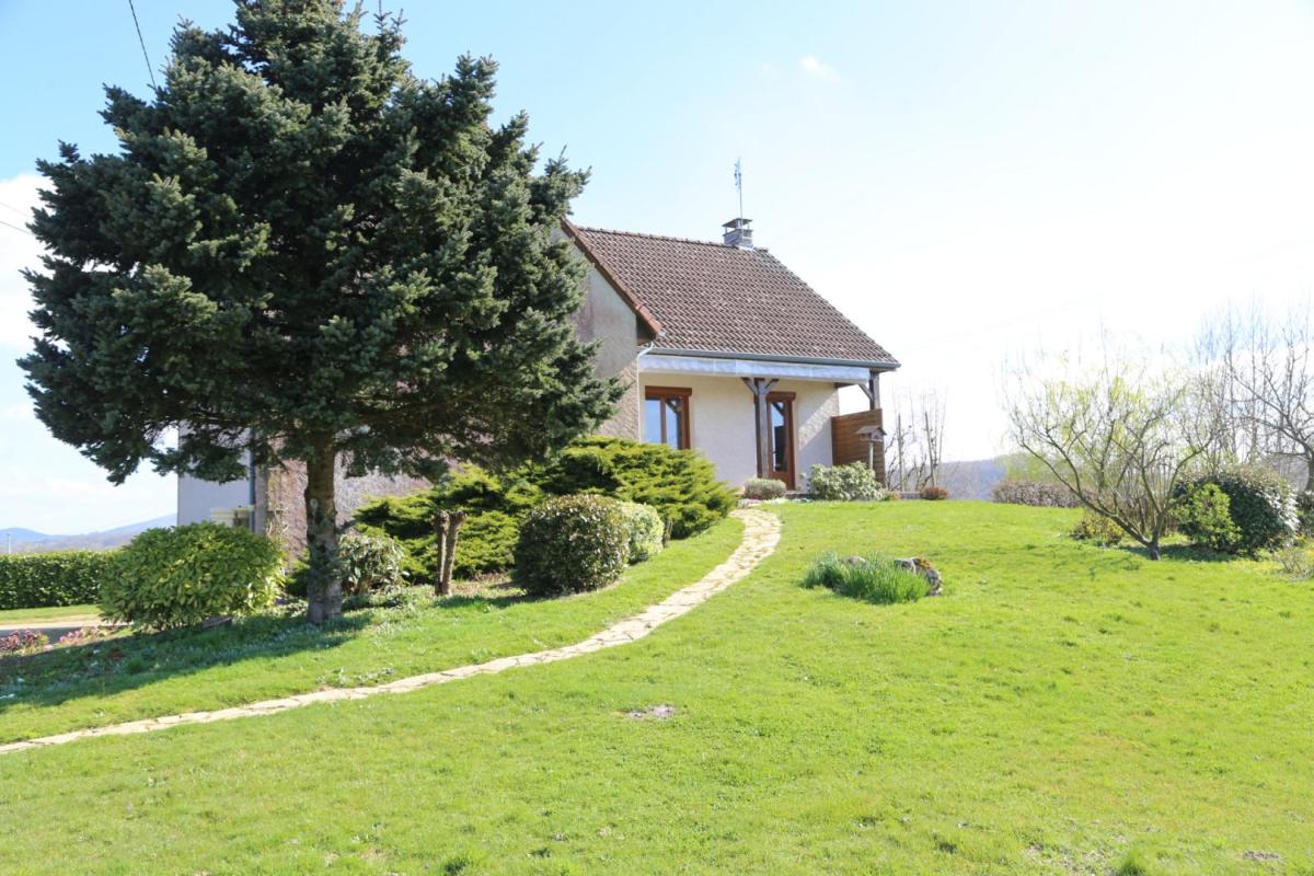 Pavillon sur 4 881 m² avec vue dégagée