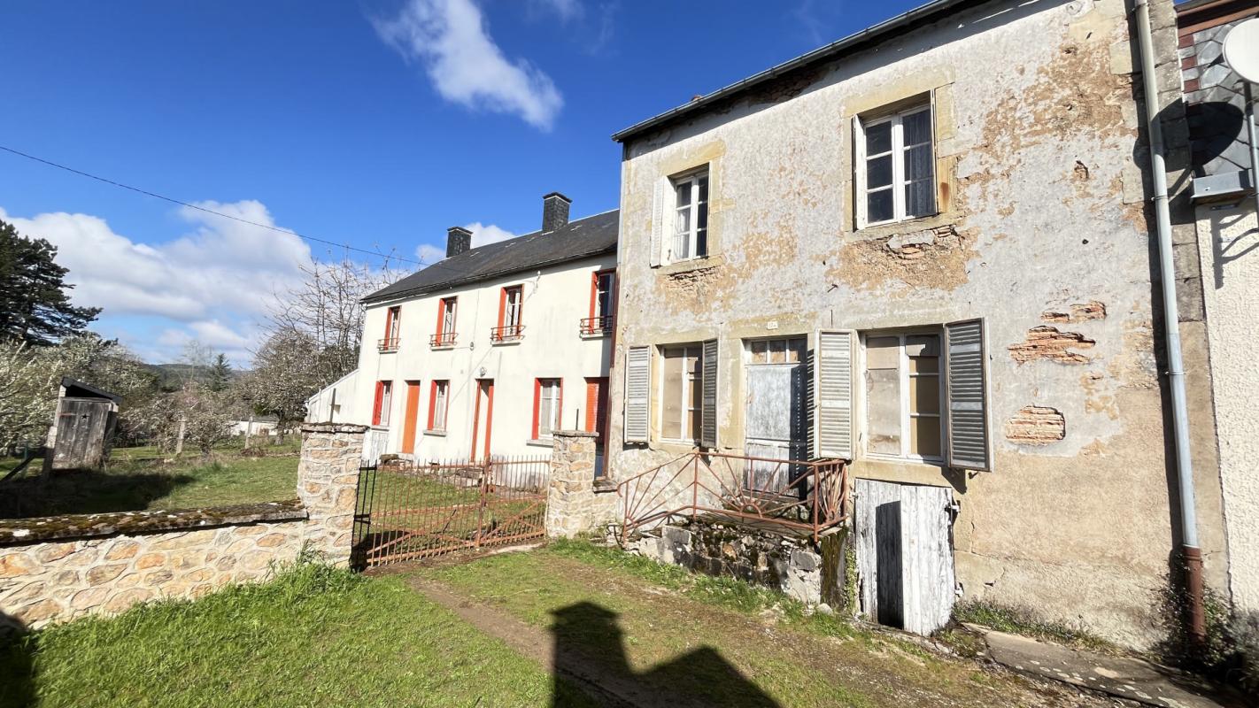 Ensemble de deux maisons mitoyennes en centre bourg