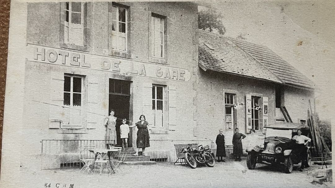 Ancien Hôtel Restaurant sur 2 718 m² de terrain clos