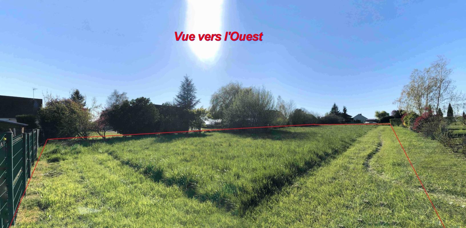 Beau terrain entièrement à bâtir plat de 3024 m² dans secteur tranquille