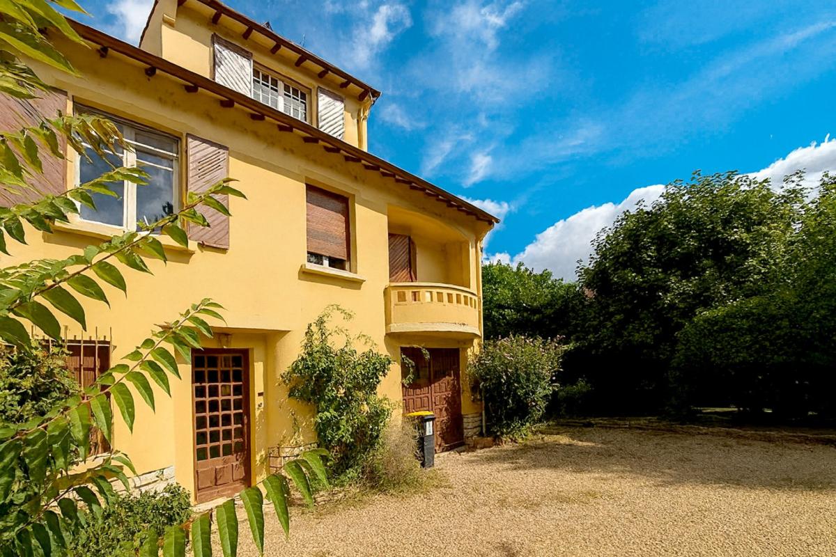VERDUN -CIEL - Grande maison familiale de 230 m² - Proche commodités - sur terrain de 500 m2