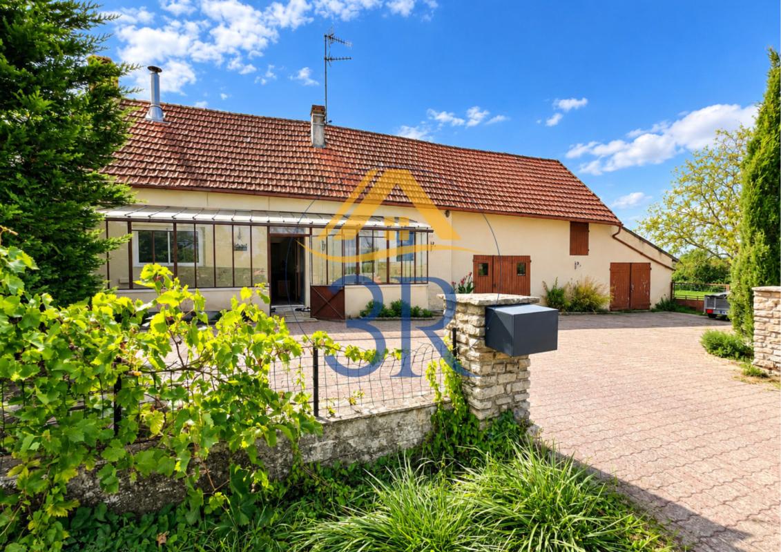 Maison familiale de plain-pied avec 4 375 m² de terrain dont 1 600 m² constructibles