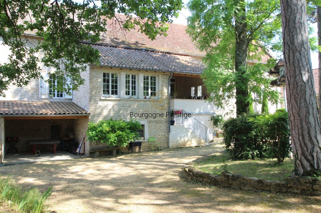 A 10 MIN DE TOURNUS UNE JOLIE MAISON DE VILLAGE EN PIERRE DE 151 M² SUR UN TERRAIN DE 2713 M² - Photo 3