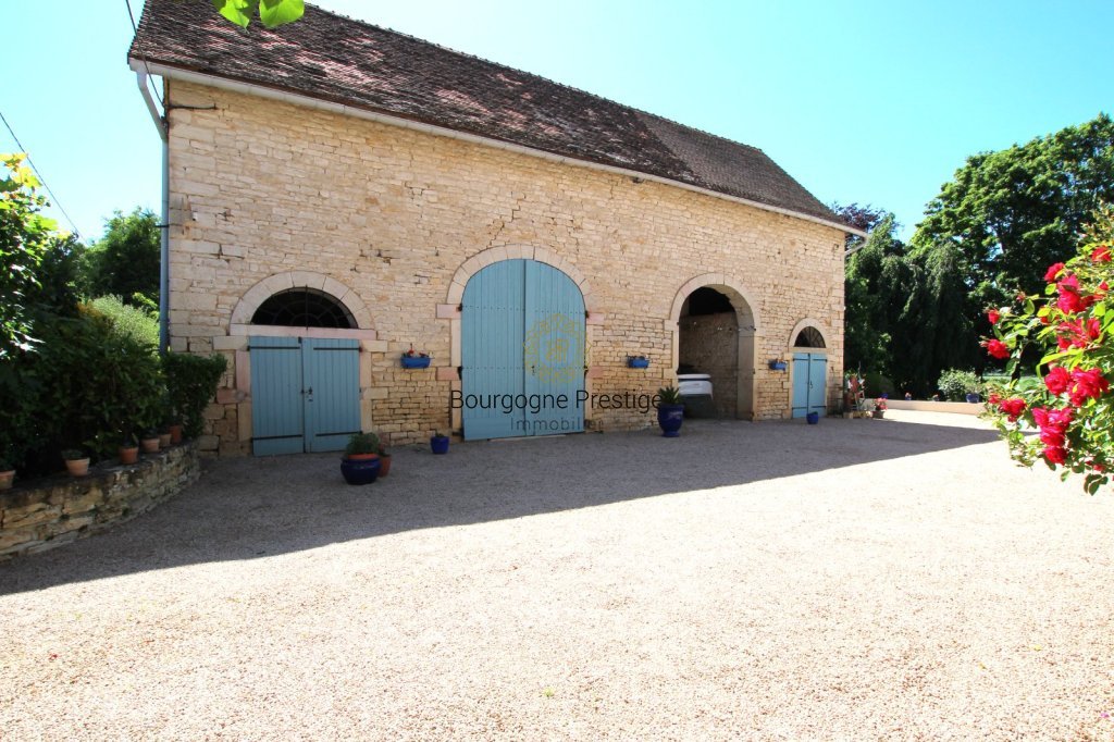 A 10 MINUTES DE ST-GENGOUX-LE-NATIONAL, UNE BELLE PROPRIETE DE CHARME DE 190 M² AVEC GRANDE DEPENDANCE DE 100 M² ET PISCINE - Photo 4