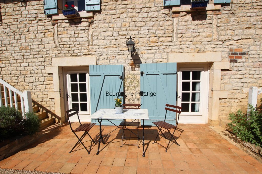 A 10 MINUTES DE ST-GENGOUX-LE-NATIONAL, UNE BELLE PROPRIETE DE CHARME DE 190 M² AVEC GRANDE DEPENDANCE DE 100 M² ET PISCINE - Photo 5