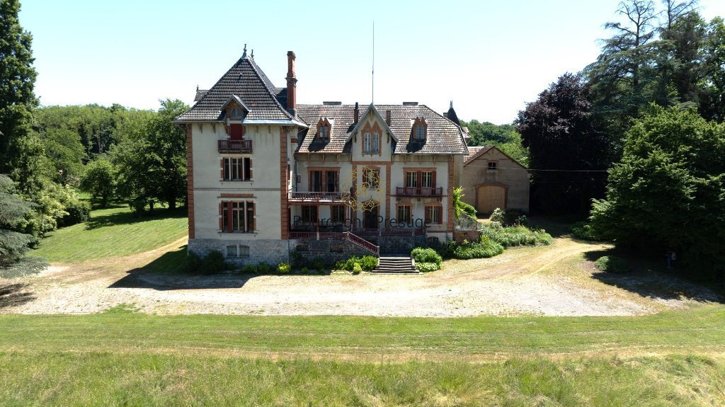 DEMEURE DE MAITRE DU XIXe SIECLE DE 672 M² - 12 CHAMBRES- MAISON DE GARDIEN DE 139 M² - DEPENDANCES EQUESTRES - PARC DE 4.5 H - Photo 2