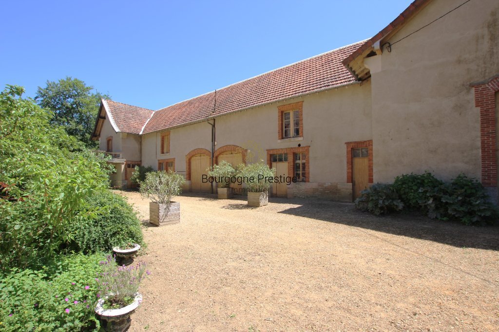 DEMEURE DE MAITRE DU XIXe SIECLE DE 672 M² - 12 CHAMBRES- MAISON DE GARDIEN DE 139 M² - DEPENDANCES EQUESTRES - PARC DE 4.5 H - Photo 5