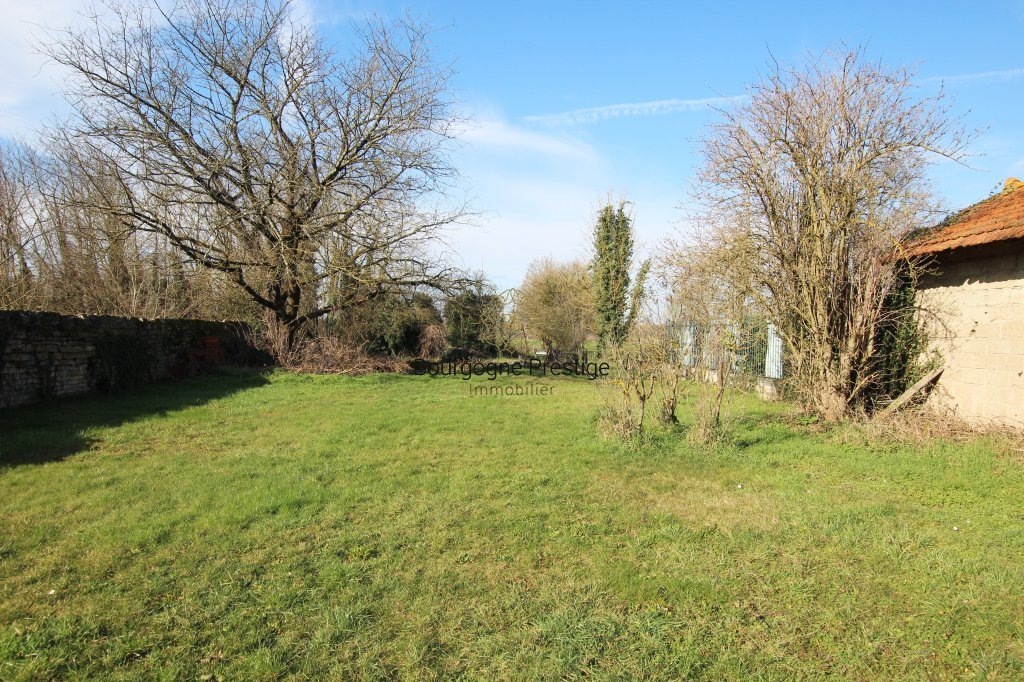 ANCIENNE FERME DE 134 M² ET DE NOMBREUSES DEPENDANCES SUR UN TERRAIN DE 1788 M² - Photo 5