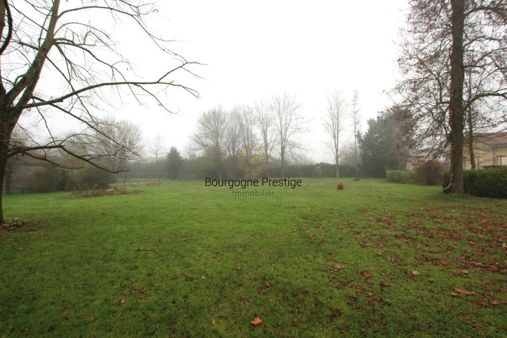 A 15 MIN A L'EST DE MACON, BEAU CORPS DE FERME DE 154 M² SUR UN TERRAIN DE 4551 M² EN PARTIE CONSTRUCTIBLE - Photo 3