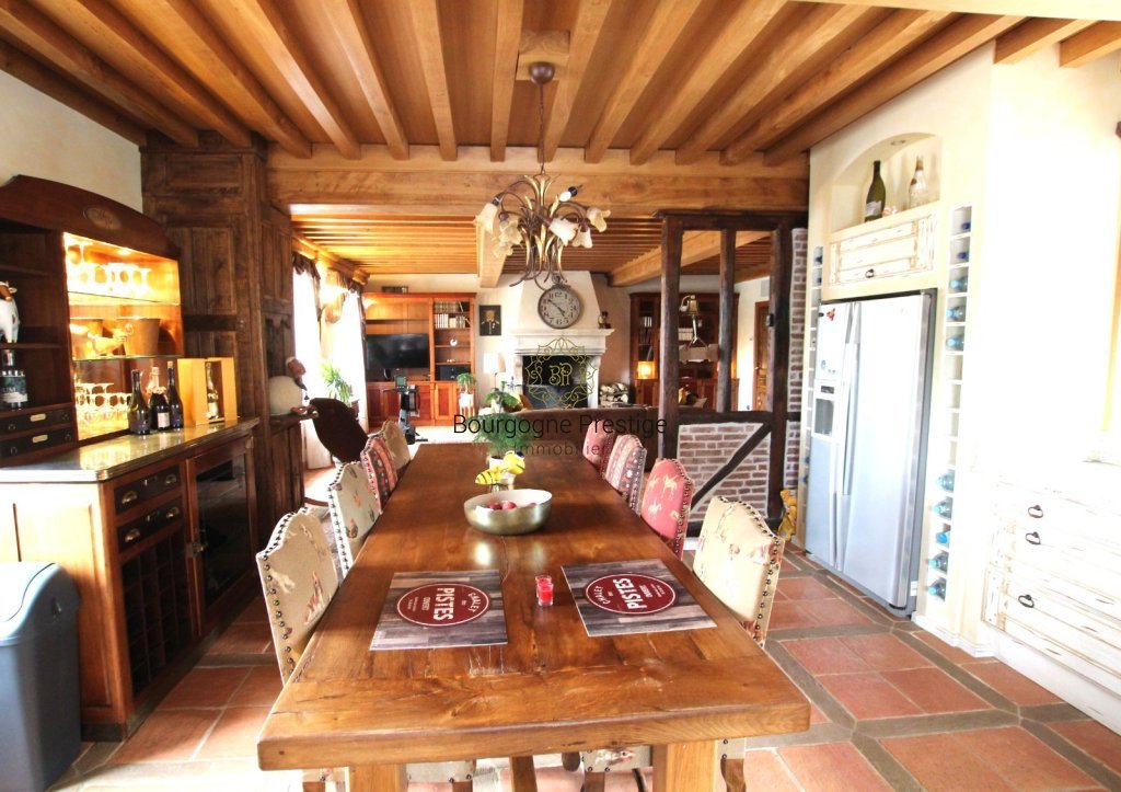 RARE BEL APPARTEMENT DE 200 M² SUR LES QUAIS DE SAONE - Photo 3