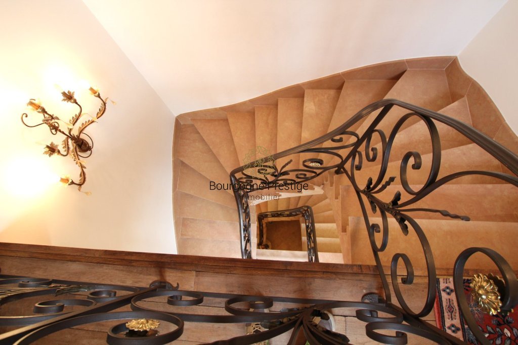 RARE BEL APPARTEMENT DE 200 M² SUR LES QUAIS DE SAONE - Photo 5