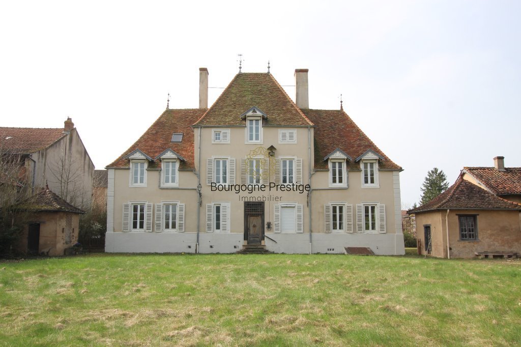 DEMEURE BOURGEOISE DE CARACTERE AVEC PARC – 304 M² – DEPENDANCES - Photo 2