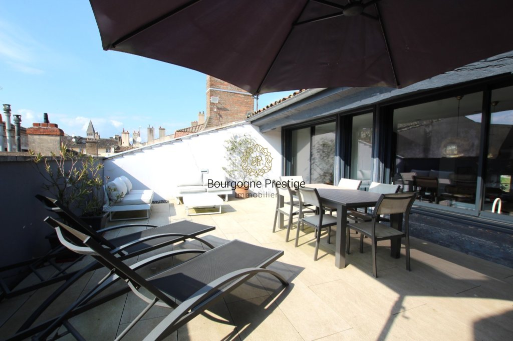 QUAIS DE SAONE, APPARTEMENT EN DUPLEX 160 M² AVEC TERRASSE PRIVATIVE ET GARAGE - Photo 3