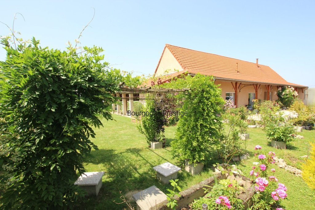 PROCHE DE CUISERY ANCIENNE FERME DE 248 M² AVEC DEPENDANCES SUR UN TERRAIN DE 2 166 M² - Photo 2