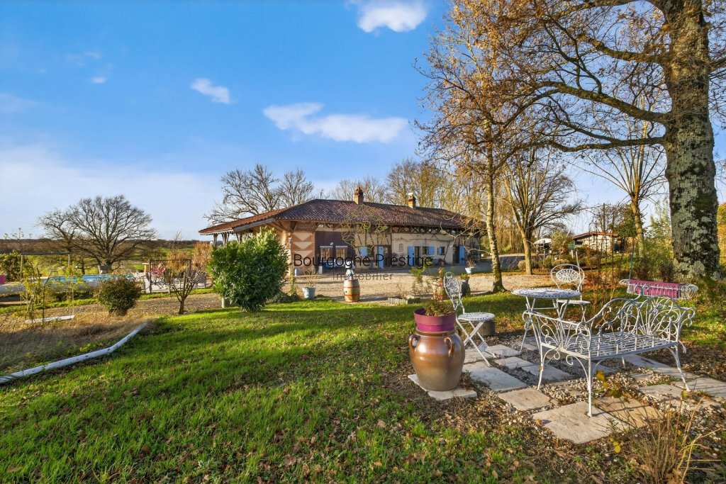 FERME BRESSANE RENOVEE – 239 M² – TERRAIN 5 901 M² AVEC PISCINE - Photo 5