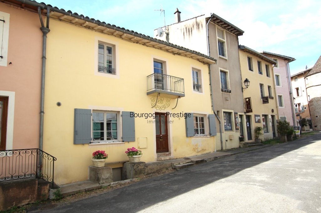 CHARMANTE MAISON DE VILLE DE 87 M² DANS LE QUARTIER ABBATIAL DE TOURNUS