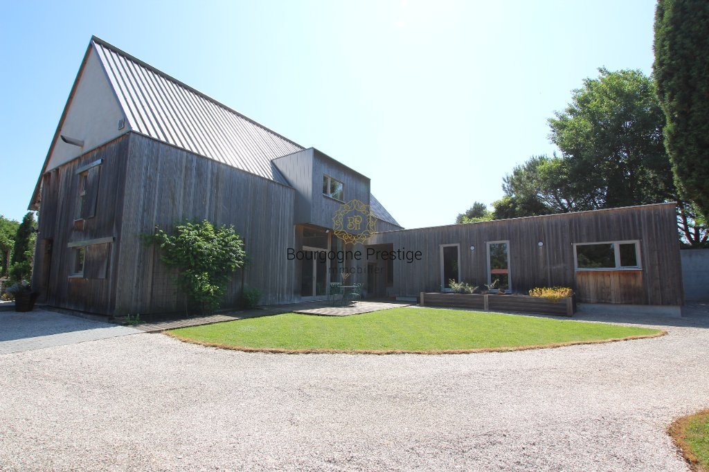 RARE BELLE PROPRIETE CONTEMPORAINE ET ECOLOGIQUE AU COEUR DE LA CAMPAGNE EN BORD DE RIVIERE - Photo 2