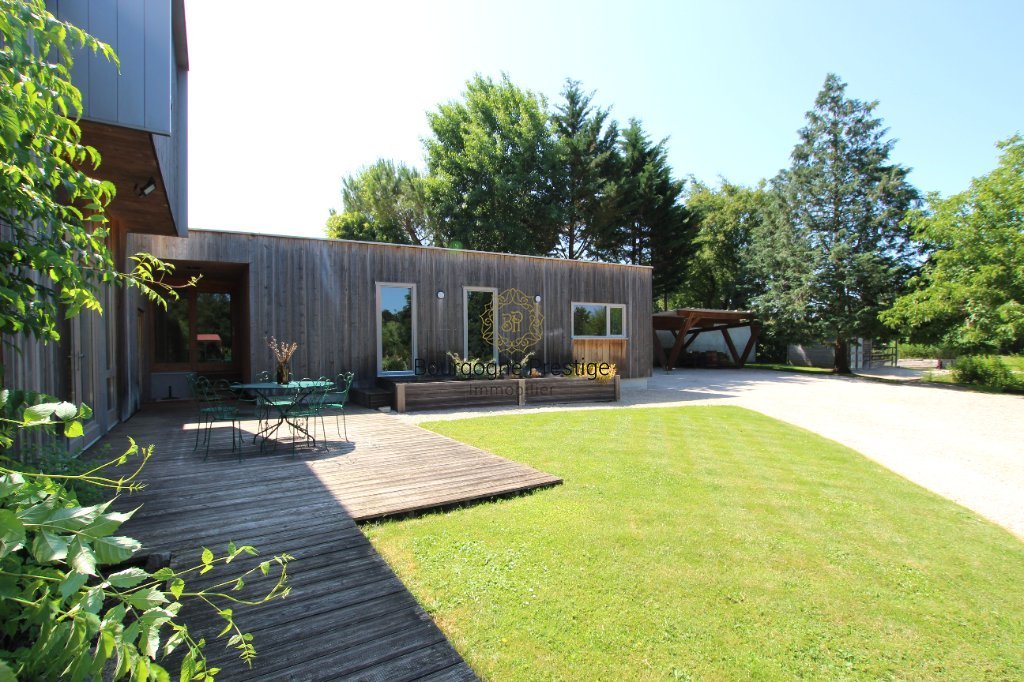 RARE BELLE PROPRIETE CONTEMPORAINE ET ECOLOGIQUE AU COEUR DE LA CAMPAGNE EN BORD DE RIVIERE - Photo 3