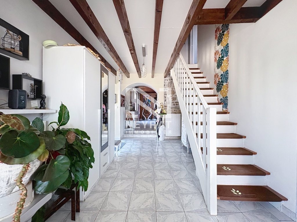 MAISON AVEC PISCINE