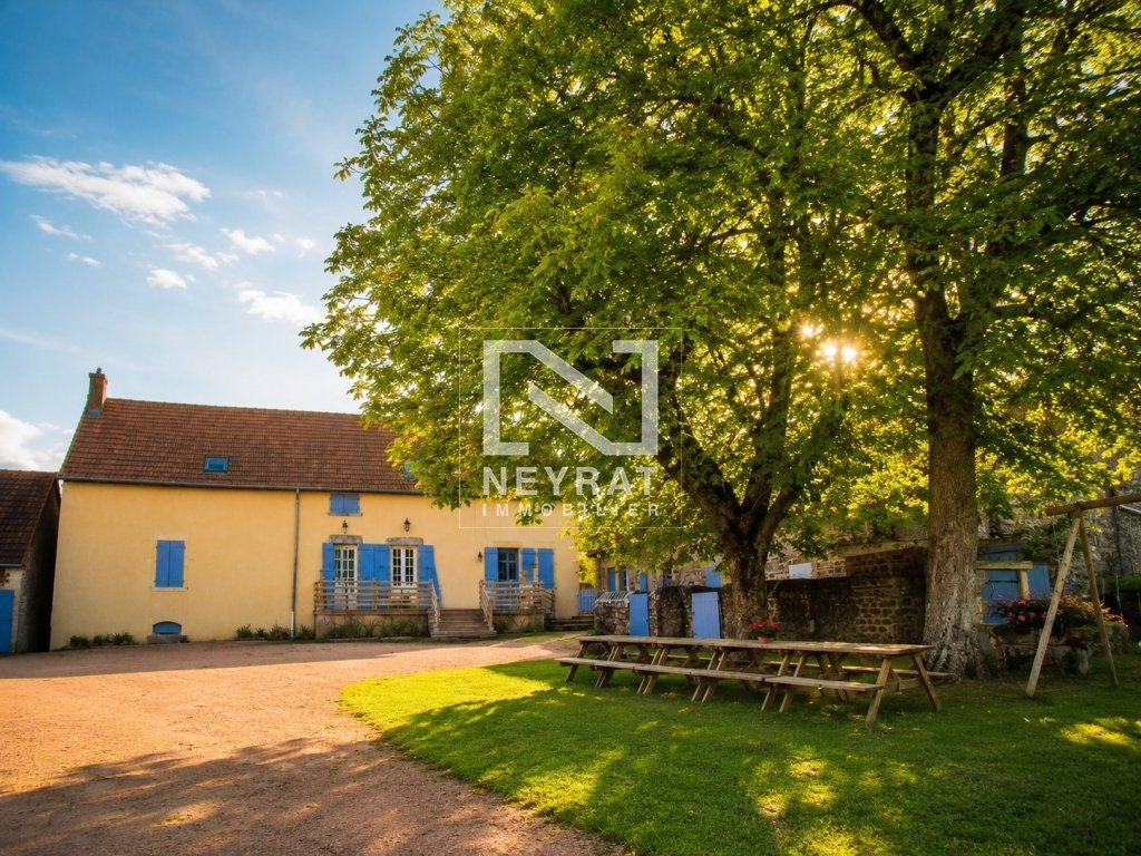 Gîte de charme entièrement meublé – 5 chambres, piscine et espaces réception