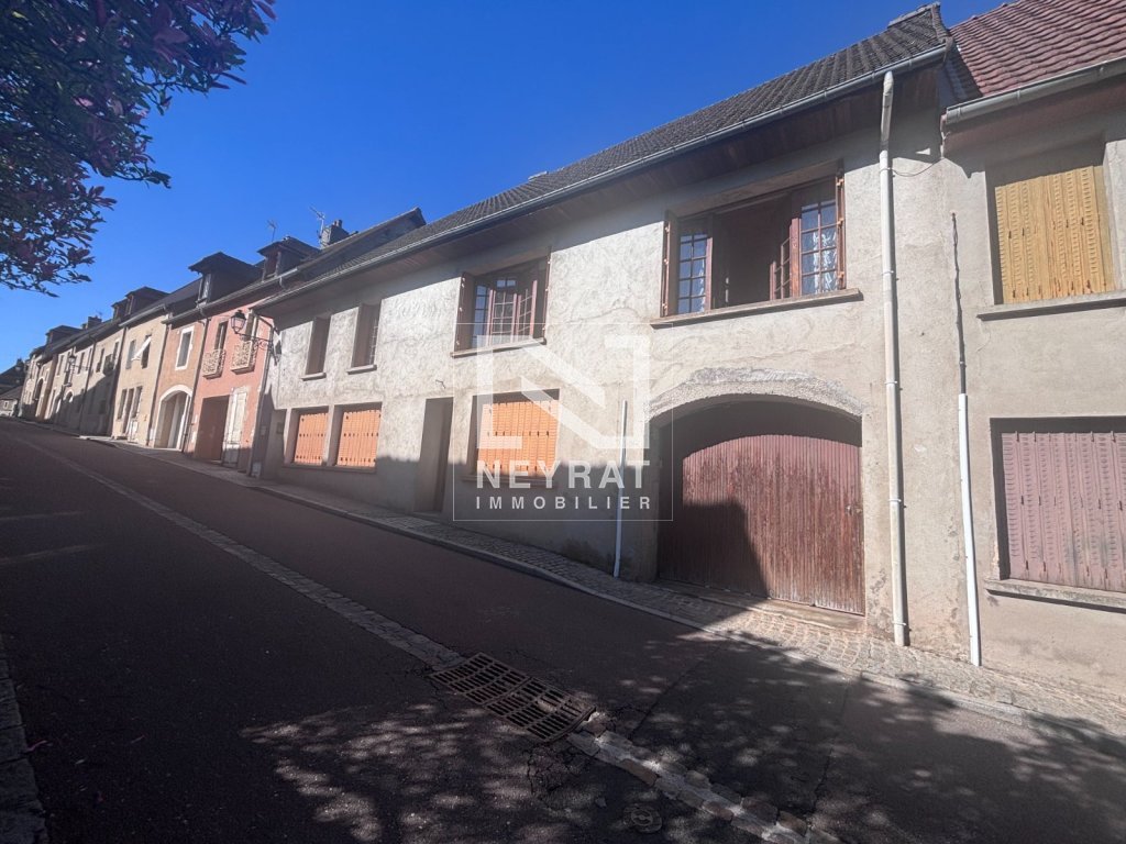 Montcenis (71710) - 127m² - 125000€