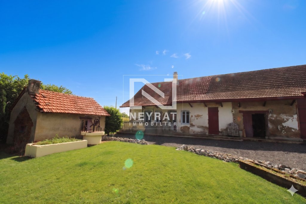 Maison de 75 m² à rénover, ateliers, dépendance, 1050 m² terrain