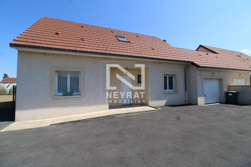 Maison 3 chambres, 2 salles d'eau, garage