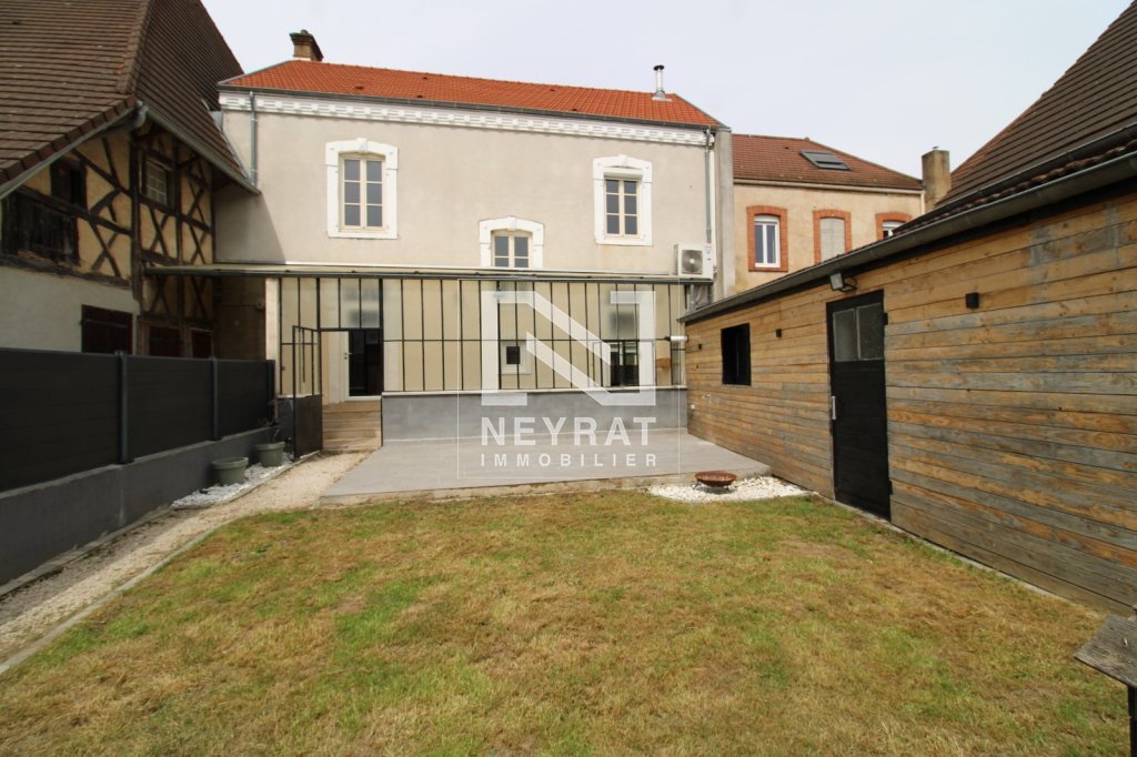 MAISON DE VILLE 165 m² – 4 CHAMBRES – DPE C – TERRAIN CLOS + DÉPENDANCE – PROCHE COMMODITÉS