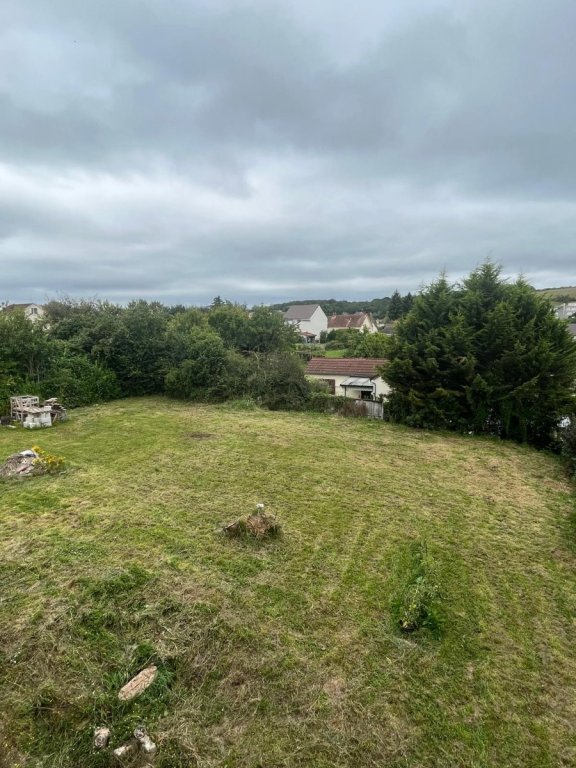 TERRAIN 680M2 LE BREUIL