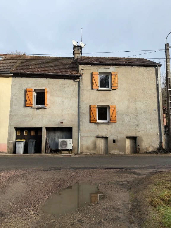 MAISON ELEVÉE SUR CAVE