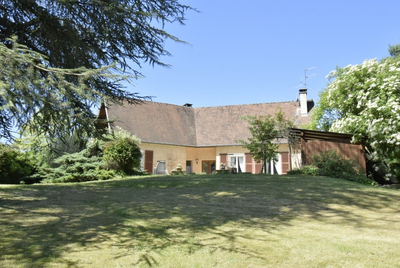 AGREABLE VILLA AVEC PARC