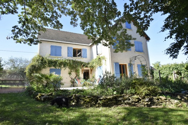AGRÉABLE MAISON EN CÔTE CHALONNAISE