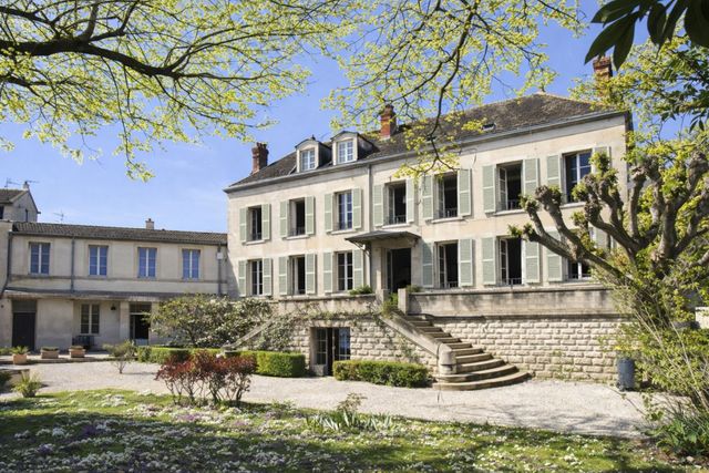 PROPRIÉTÉ DE FAMILLE