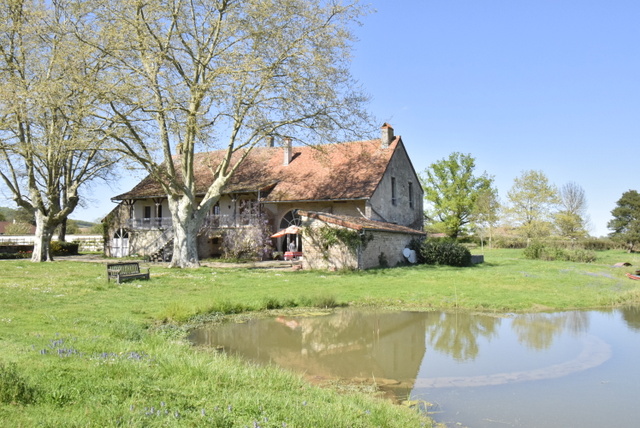 BELLE FERME DE CARACTERE 18ème AVEC PLAN D?EAU