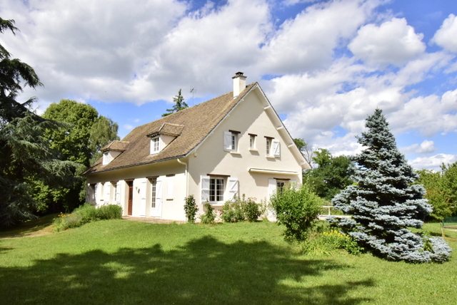 BELLE VILLA AU CALME AVEC PISCINE