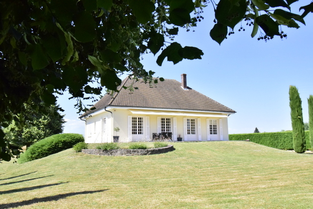 BELLE VILLA TRES BIEN ENTRETENUE
