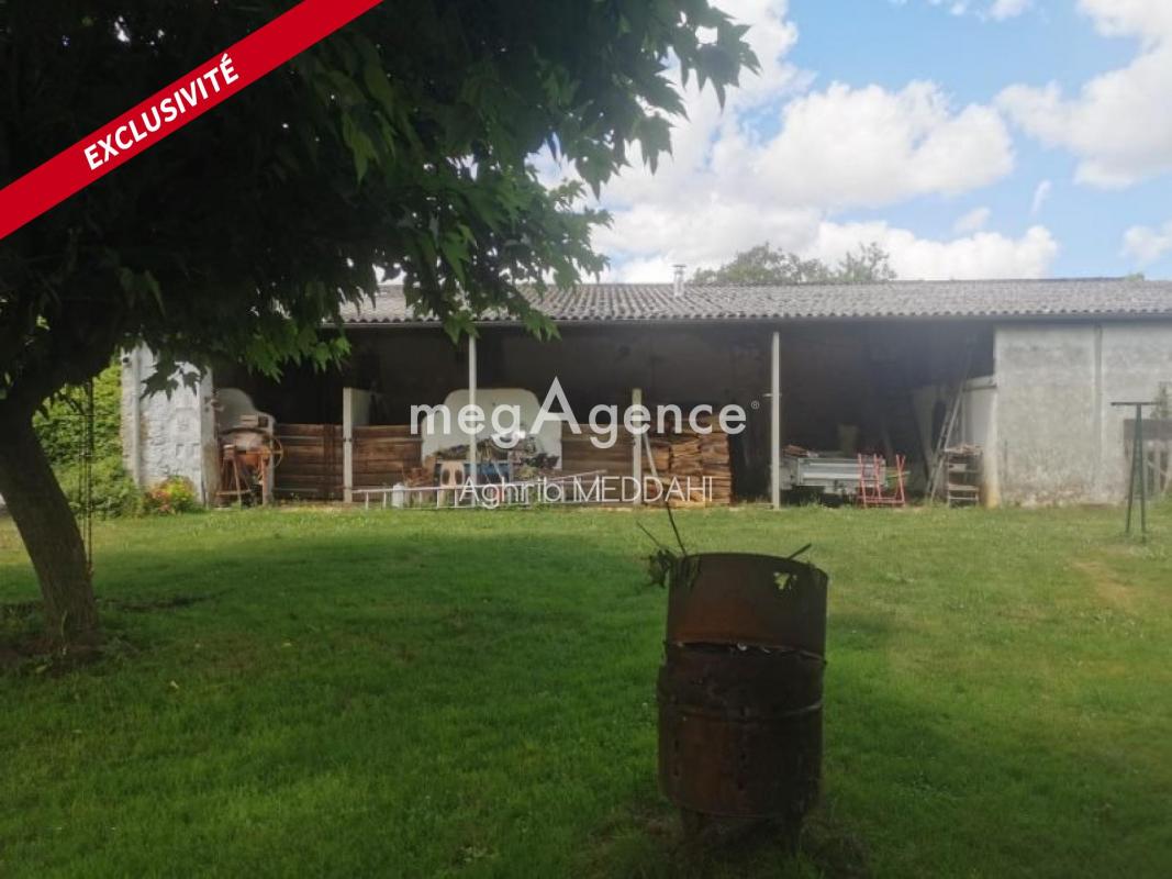 Maison Charantaise sur une parcelle de 2 hectares avec boxes à chevaux - Photo 5