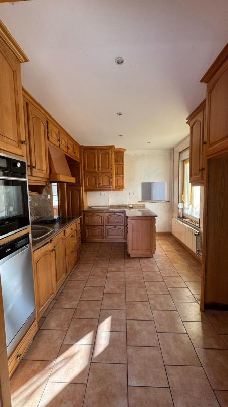 Quartier résidentiel et terrain constructible en sus de la maison - Photo 2