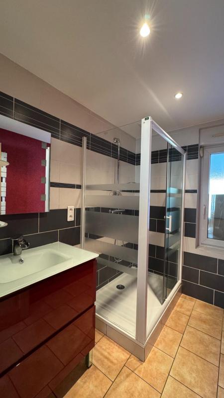 Quartier résidentiel et terrain constructible en sus de la maison - Photo 3
