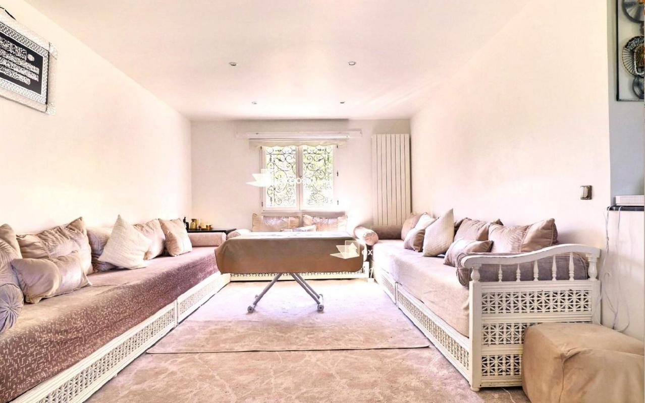 À vendre : Charmante maison de 6 pièces 133m² à Bondy - Photo 2
