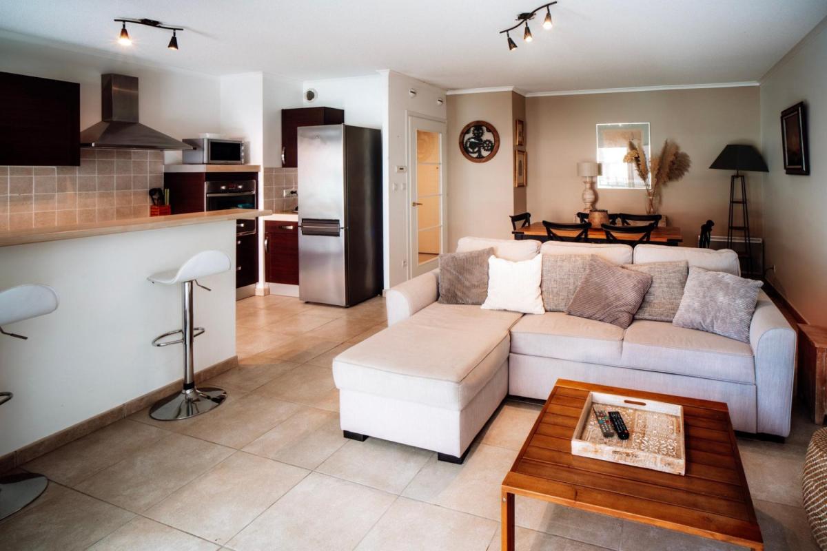 Agay (Côte d’Azur) Magnifique T2 57 m² + terrasse 27 m² – plage à 2 min, résidence avec piscine & parking – Agay (Côte d’Azur) - Photo 3