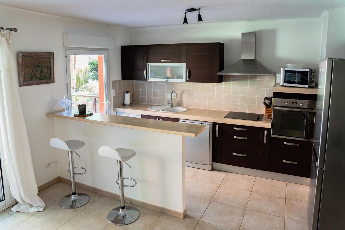 Agay (Côte d’Azur) Magnifique T2 57 m² + terrasse 27 m² – plage à 2 min, résidence avec piscine & parking – Agay (Côte d’Azur) - Photo 4