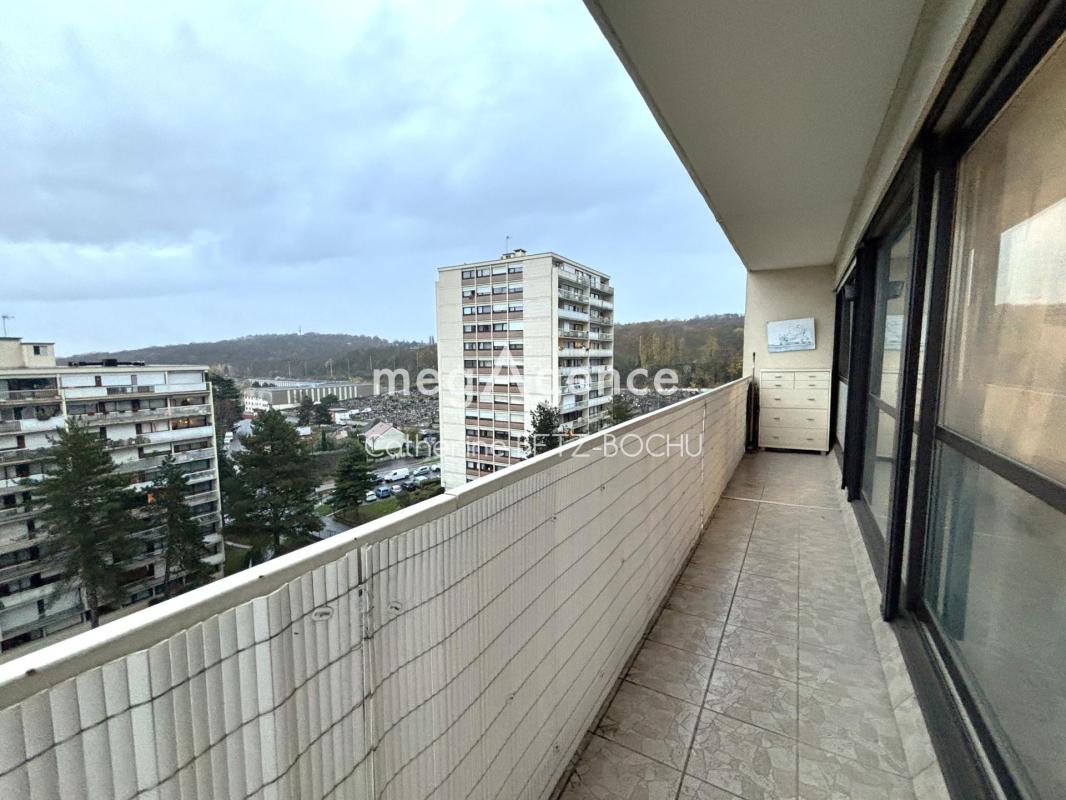 APPARTEMENT T3 PLEIN-CENTRE AVEC VUE DEGAGEE ET BALCON - Photo 5