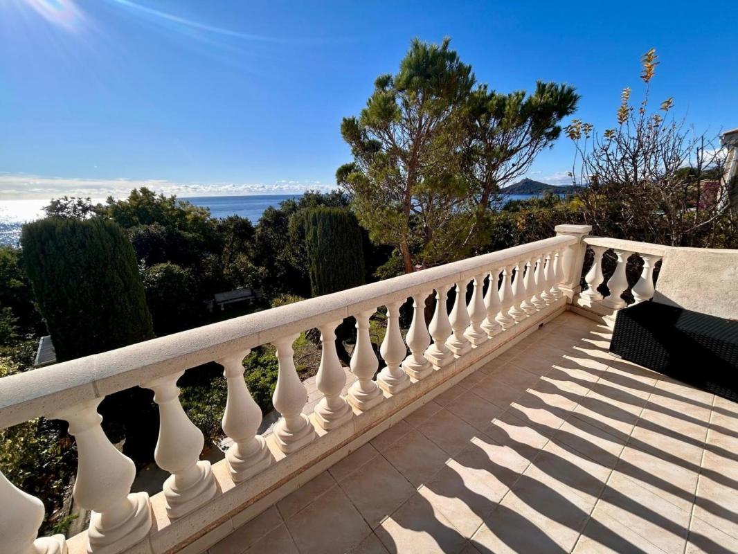 A VENDRE : VILLA 158 m² – Vue Mer Panoramique Esterel – Domaine Sécurisé - AGAY 83530 - Photo 3
