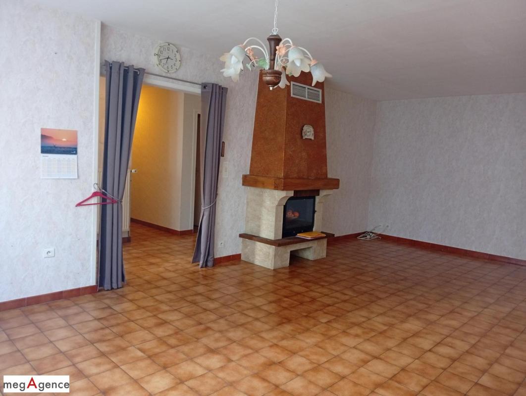Maison de ville  124 m² avec garage, deux chambres, cave - Photo 3