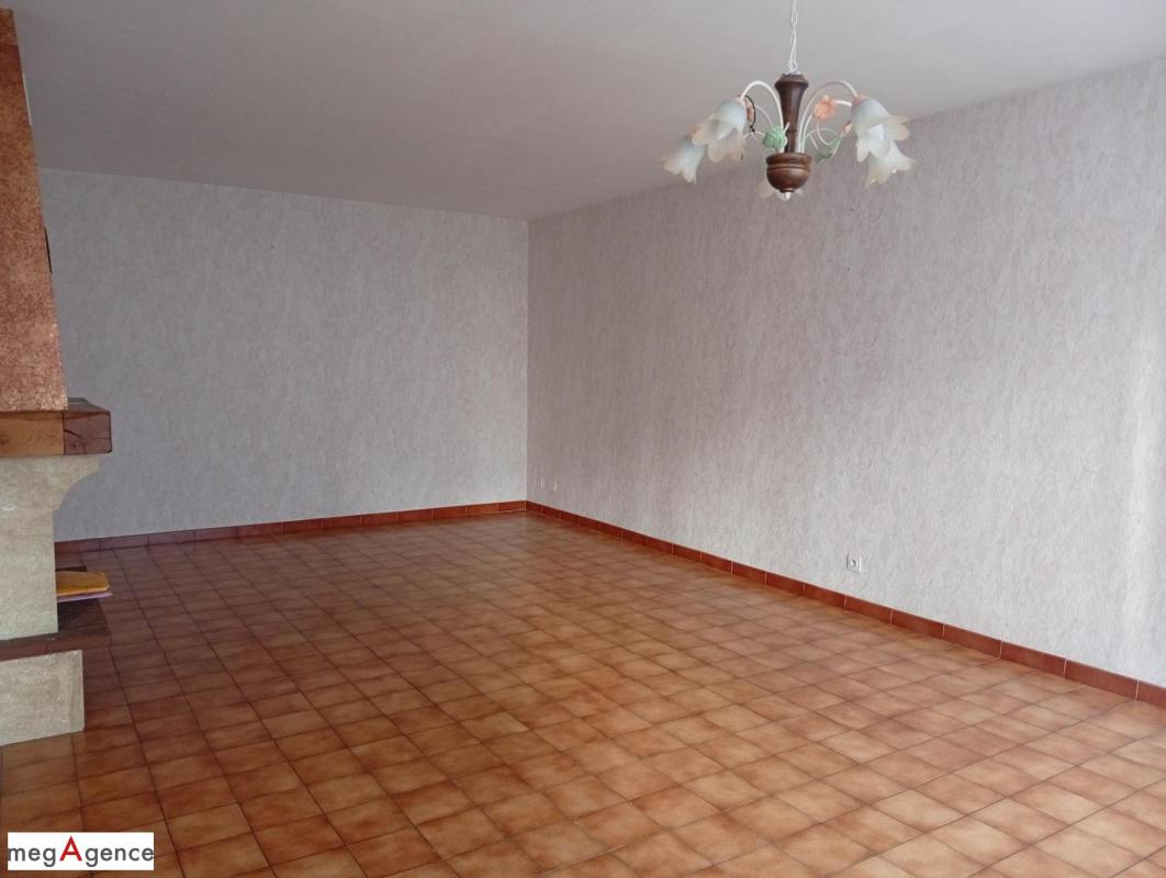 Maison de ville  124 m² avec garage, deux chambres, cave - Photo 4