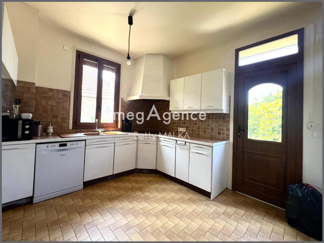 Maison traditionnelle non mitoyenne avec potentiel agrandissement - Photo 3