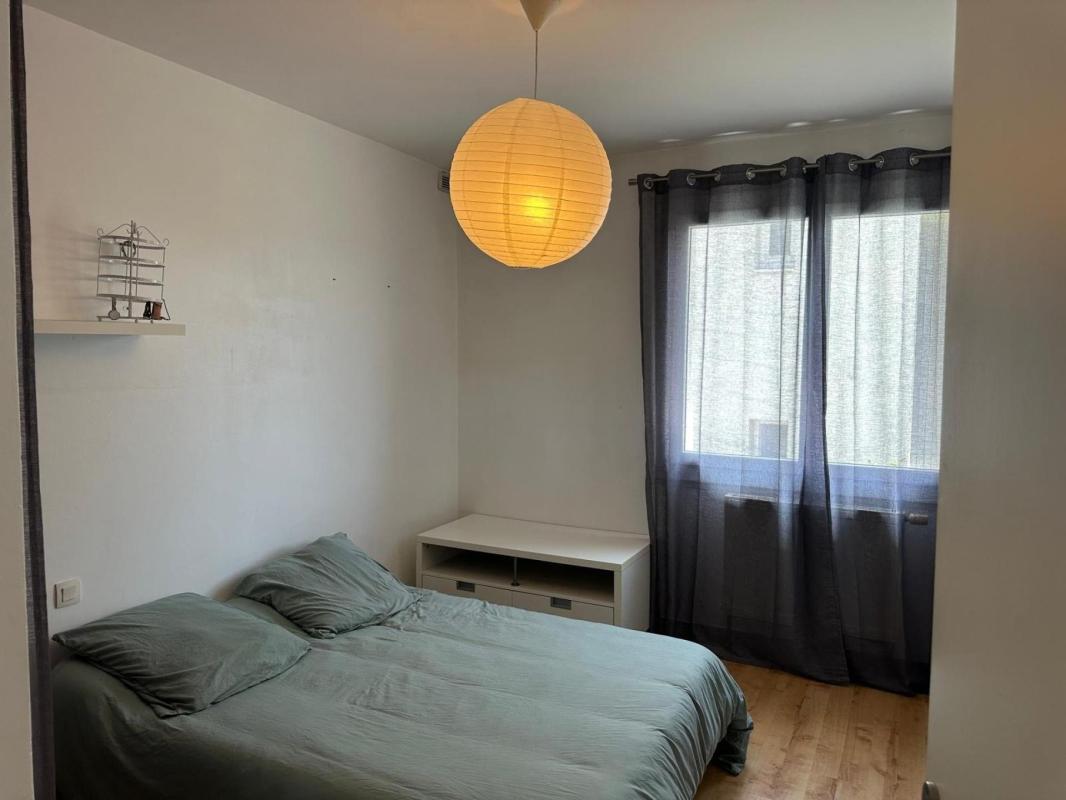 Beauzelle , coeur de village , villa de 179m² sur deux niveaux + sous sol et garage sur une  charmante parcelle de 576m² - Photo 5