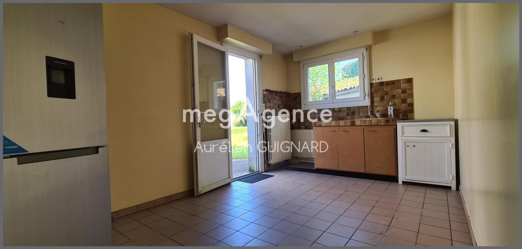 4 chambres, bel espace en pelouse avec garage et une dépendance - Photo 4